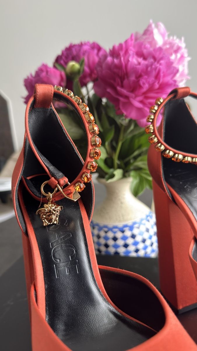 Versace Damenschuhe: Versace Medusa heels 36,5 size  – Neu und originalverpackt aus Luzern von kny_ldn8 2