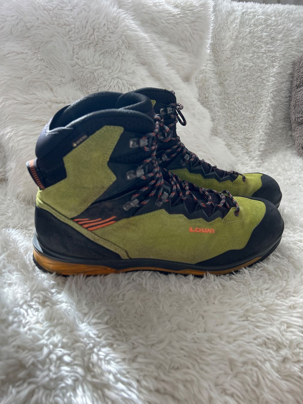 Lowa Herrenschuhe: Wunderschöner Lowa 48,5 Wanderschuhe – Gebraucht aus Unterägeri von Hallihallox 2