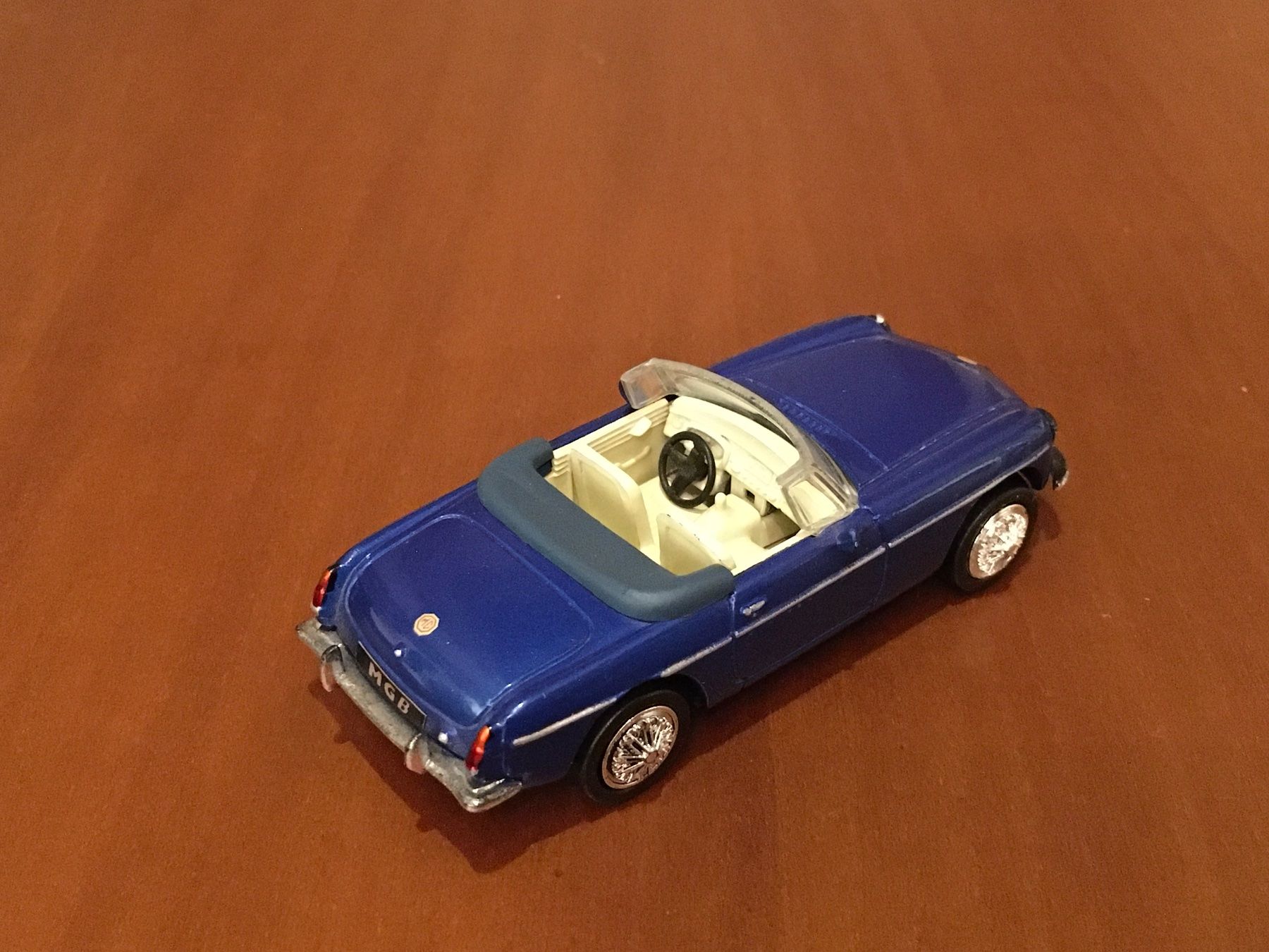 MG Modellini d'auto: MG - B (1967) 1/43 – Usato da Wohlen AG venduto da PrivatSammlung 1