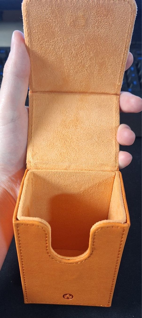 Pokémon Carte collezionabili: Pokemon Charizard Deck Box (Chinese exclusive) – Nuovo (secondo la descrizione) da Andwil SG venduto da popatus 4