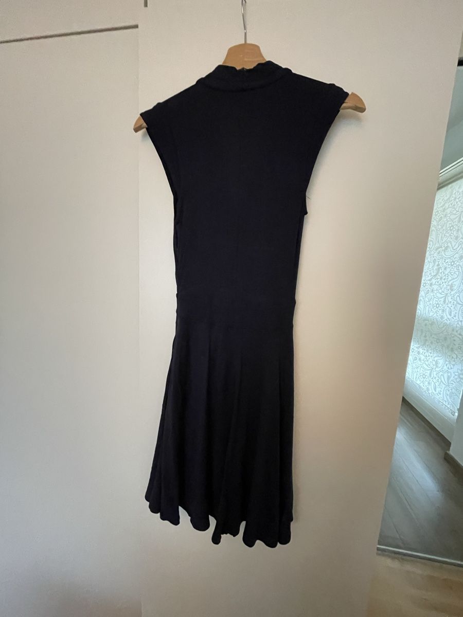 French Connection Vestiti: Robe noire French Connection, taille 34 – Usato da Sierre venduto da Ruyfigas 1