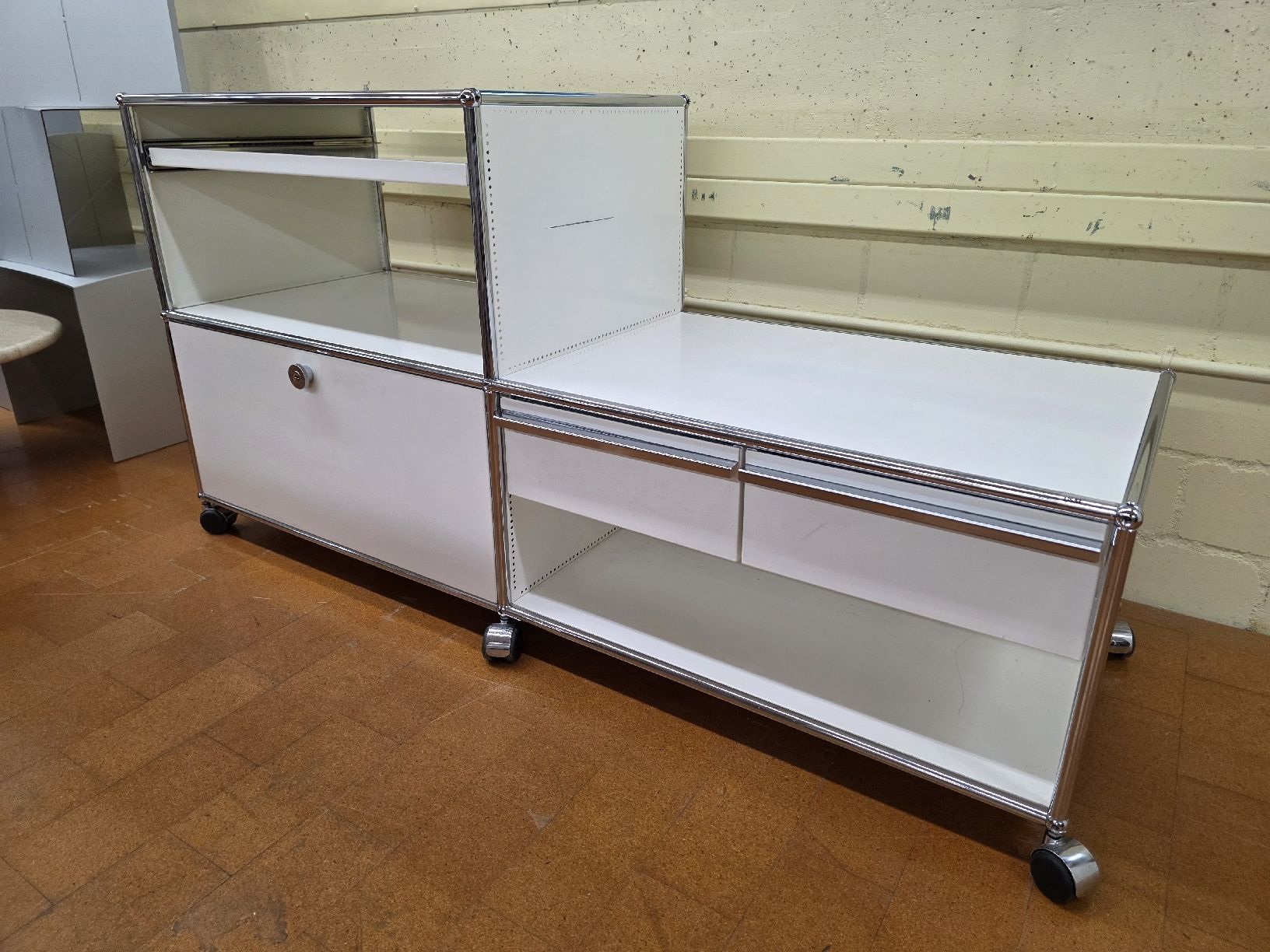 USM Regale: Designer Regal USM Haller in weiss – Gebraucht aus Lichtensteig von UsedINStore 4