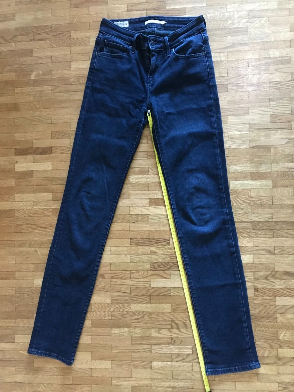 Jeans: Levis 712 Slim W25 L32 – Nuovo (secondo la descrizione) da Meyrin venduto da dijin 1