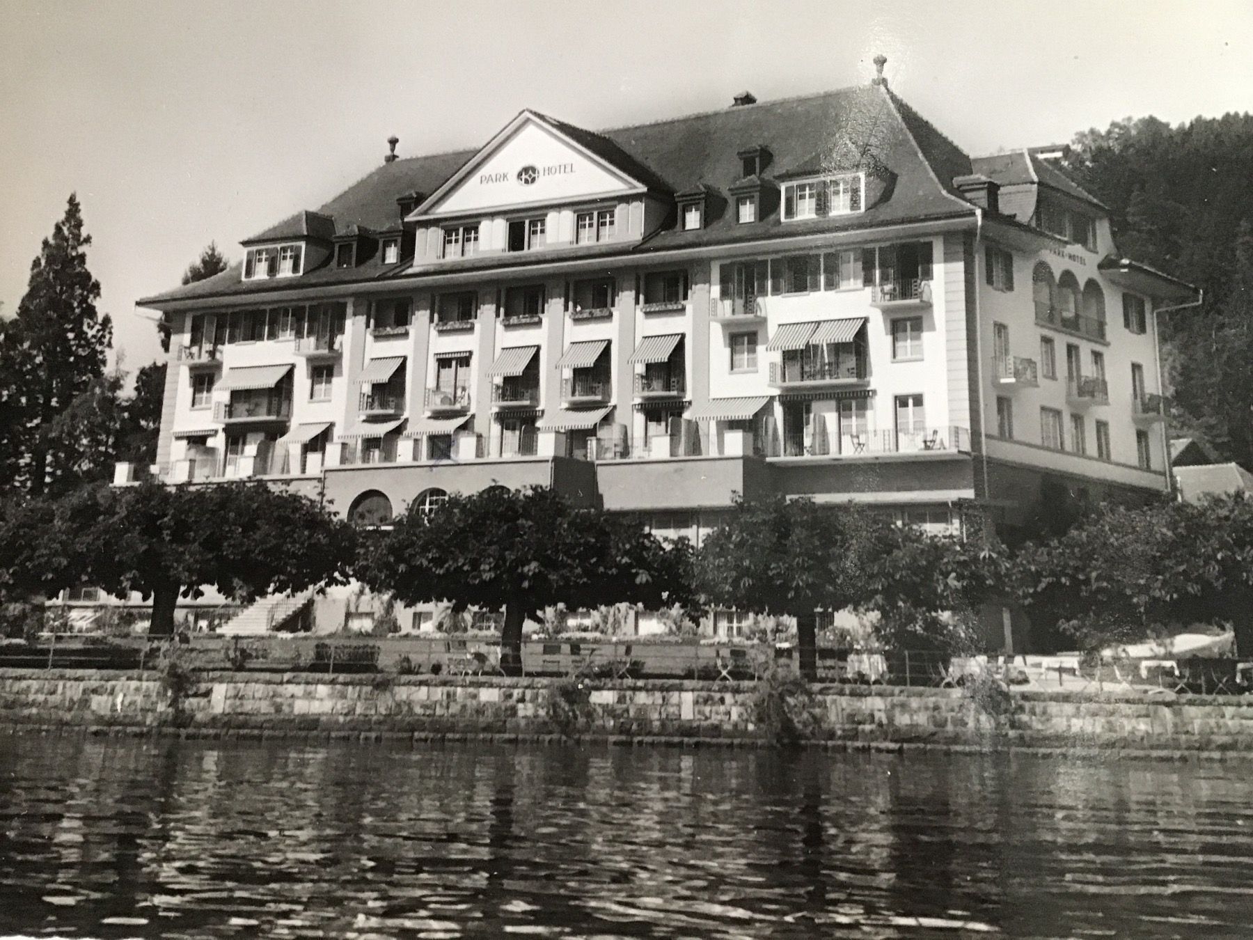 Cartoline postali: Park Hotel Gunten  am Thunersee – Usato da Thierachern venduto da sweden08