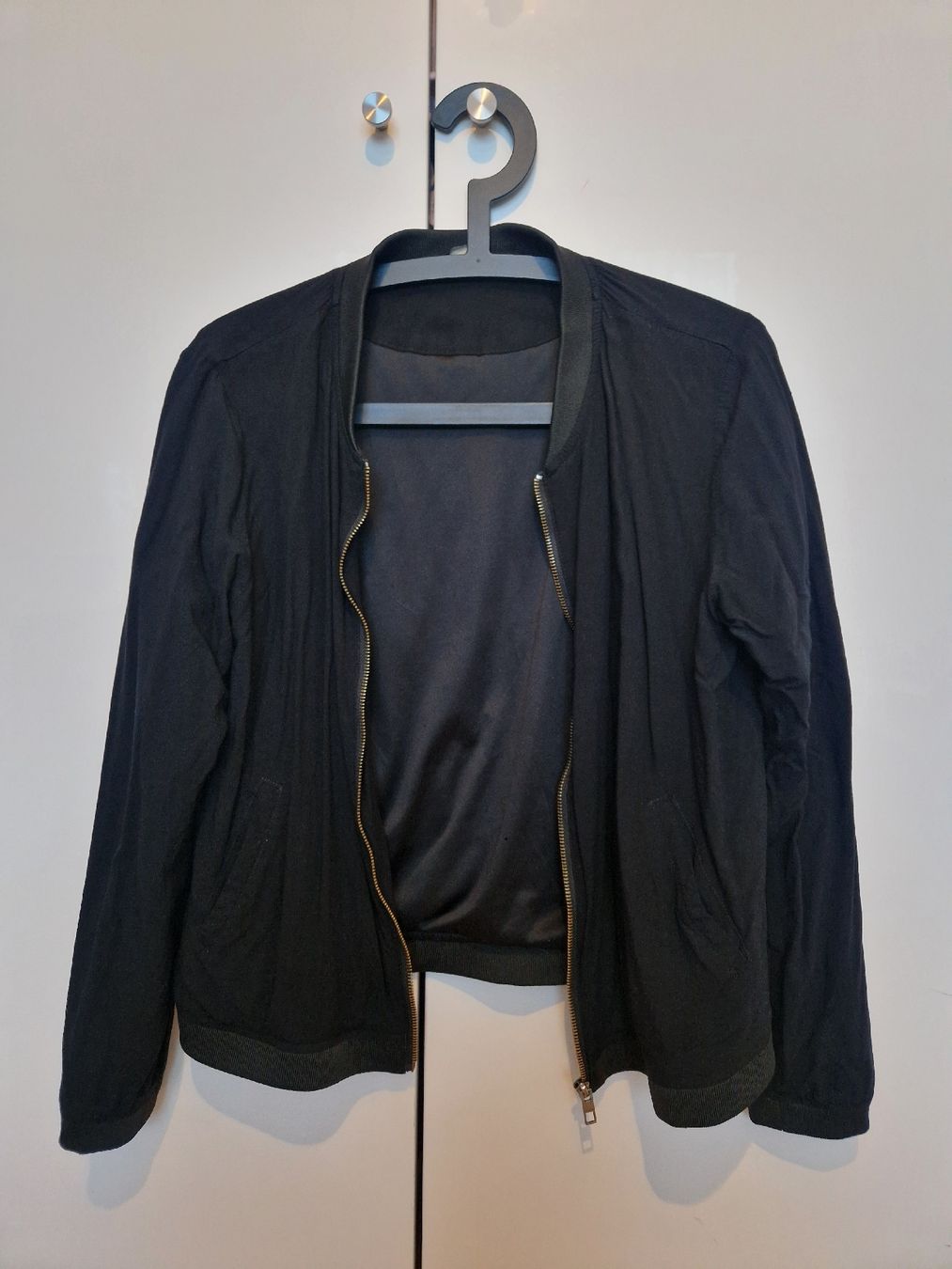 Only Giacche: ONLY Jacke Bomberjacke schwarz Gr. 38 – Usato da Reinach BL venduto da Tinkerbelly27