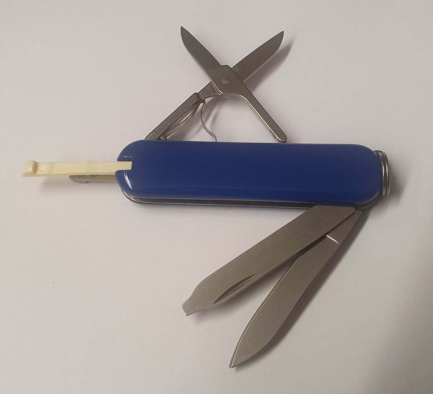Victorinox Coltelli tascabile: 3 Victorinox Sackmesser mit Logo – Nuovo (secondo la descrizione) da Härkingen venduto da MarianneSi 9