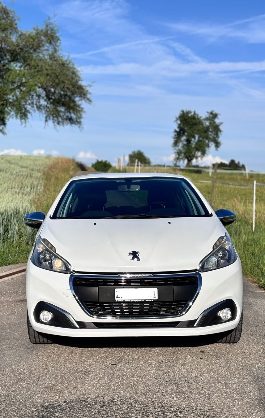 Automobili: Peugeot 208 1.2 VTi – Usato da Horgen venduto da Dage85 1