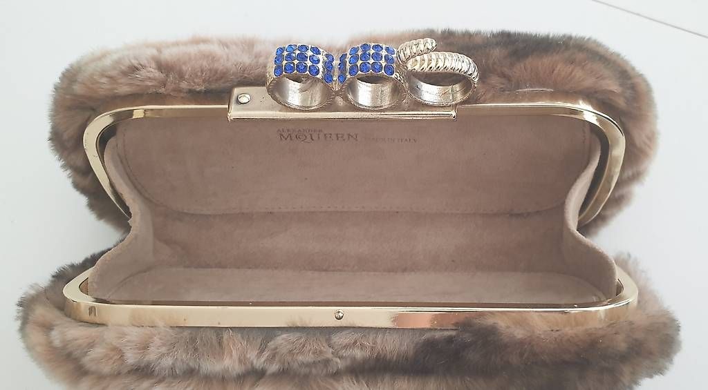 Alexander Mcqueen Borse da donna: Alexander McQueen Knuckle Duster Four-Ring Clutch – Usato da Menziken venduto da Shandor66 1