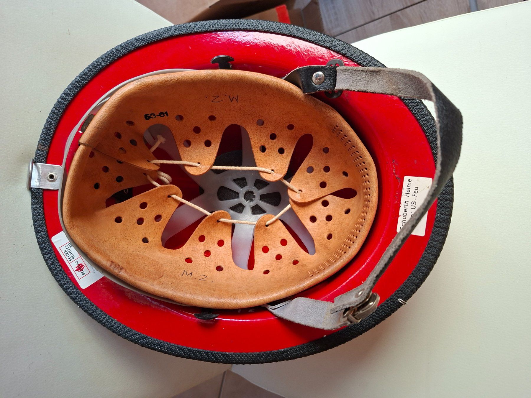 Pompiers: Alter Feuerwehrhelm , Grösse verstellbar – D'occasion à Schwanden Sigrisw par pho_2mc9 2
