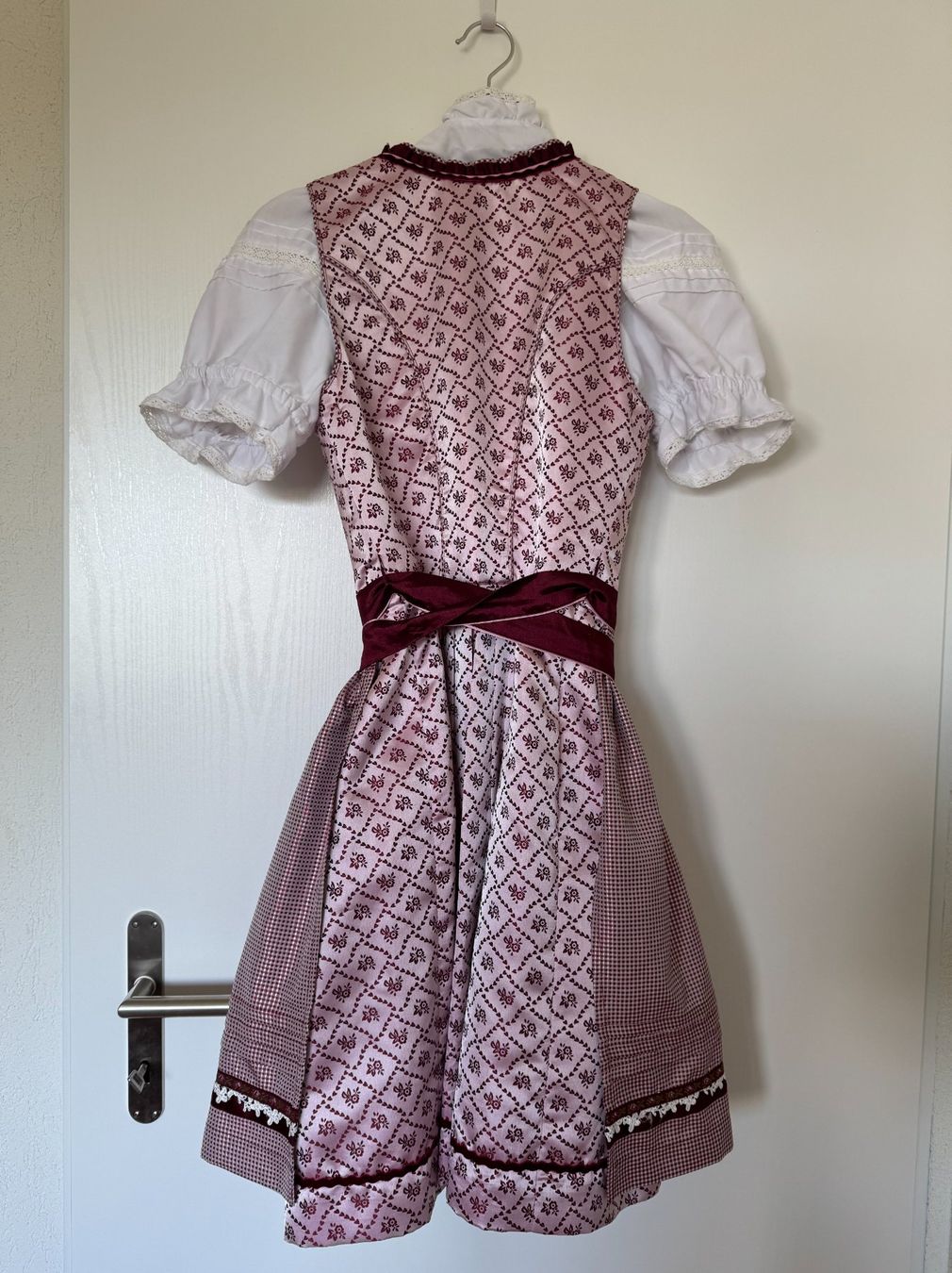 Krüger Vestiti: Krüger Dirndl Gr. 34 neuwertig mit Bluse – Usato da Dübendorf venduto da Digitalxs 3