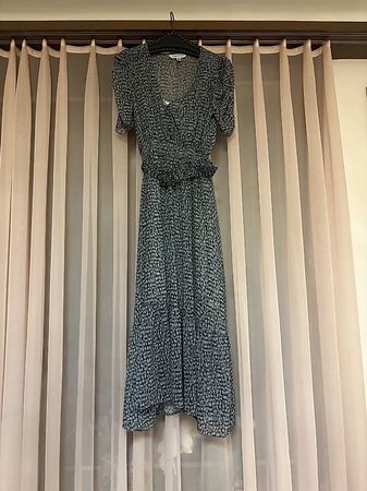Forever New blue maxi dress with belt detail. Size: 34 