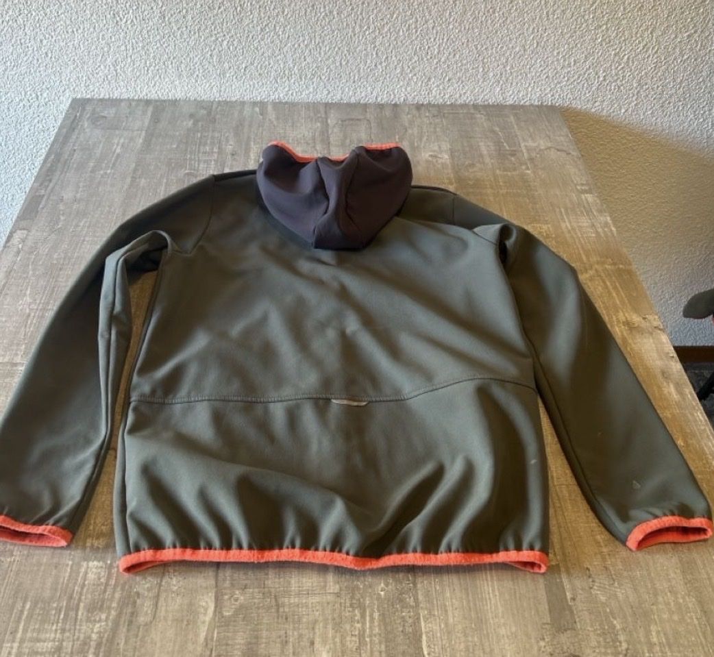 Jack Wolfskin Vestes & Manteaux: 2 Jacken/  Softshelljacke Jack Wolfskin 164 – D'occasion à Brüttisellen par bluesafir 1