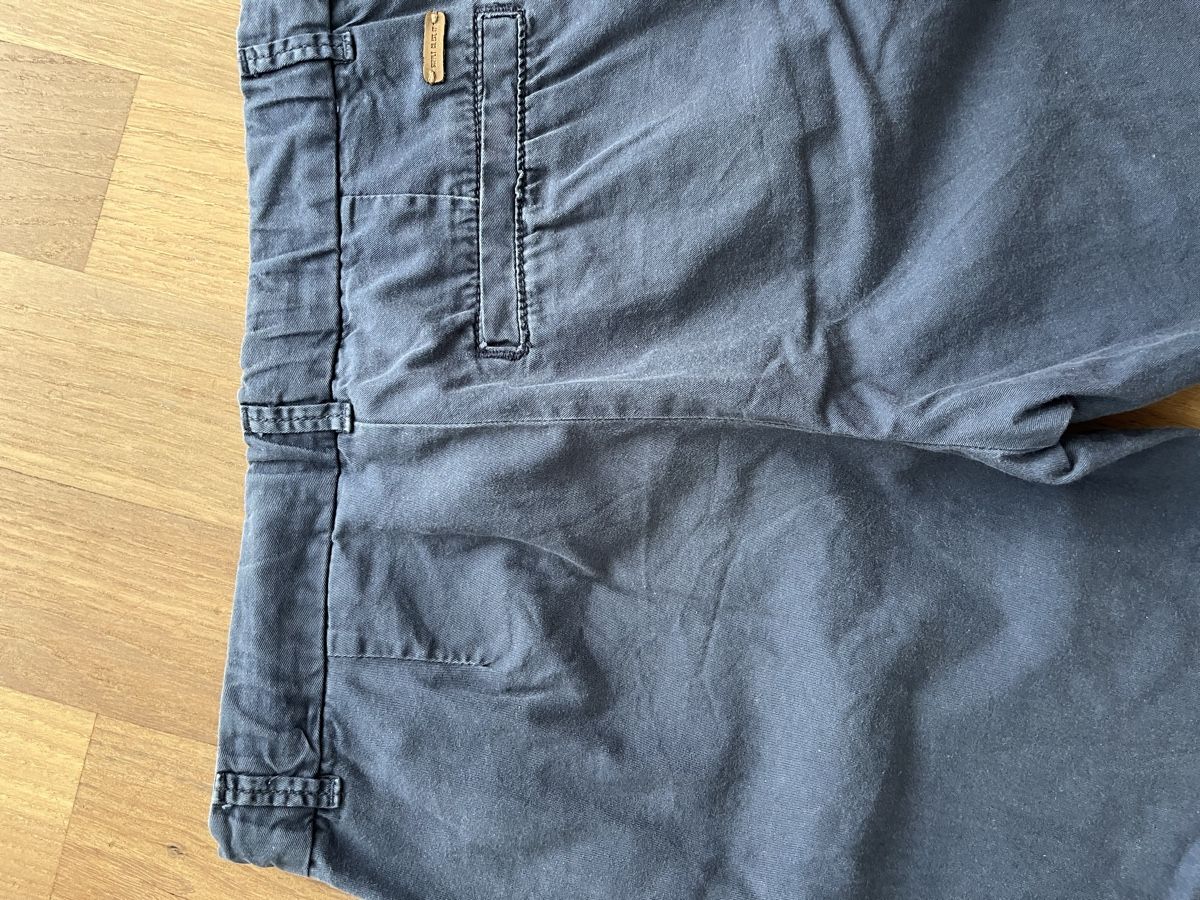 Pantaloni: Kurze Hosen – Usato da Luzern venduto da Aldabema 4