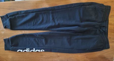 Schwarze Adidas Trainingshose - Grösse 38-40 - Top Zustand!
