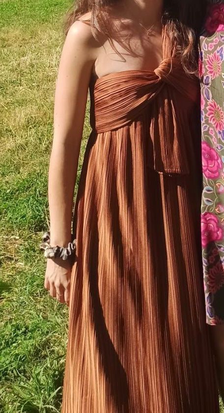Robes: Stella&Suzie Robe – D'occasion à Neuchâtel par fan_l6yy 1