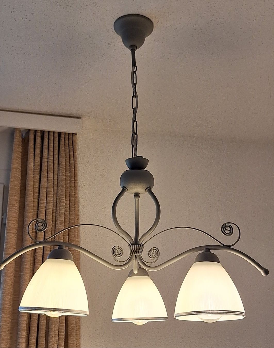 Lampadari & plafoniere: Deckenlampenschirm mit 3 Armen, Metall grau – Usato da Muri AG venduto da Edlerweiss