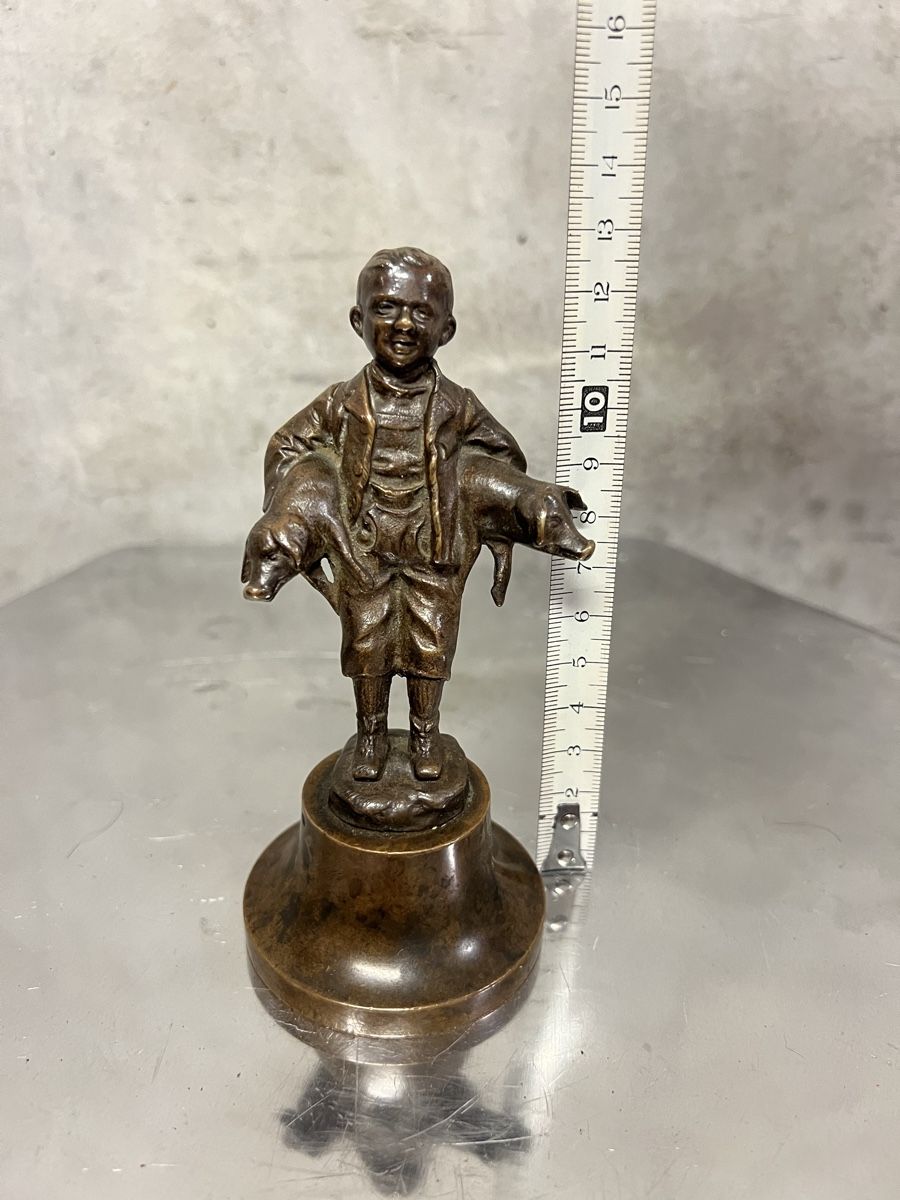 Figuren: Bronze Figur Junge mit Schweinen gute Erhaltung 10cm – Gebraucht aus Zürich von Privat_13 6