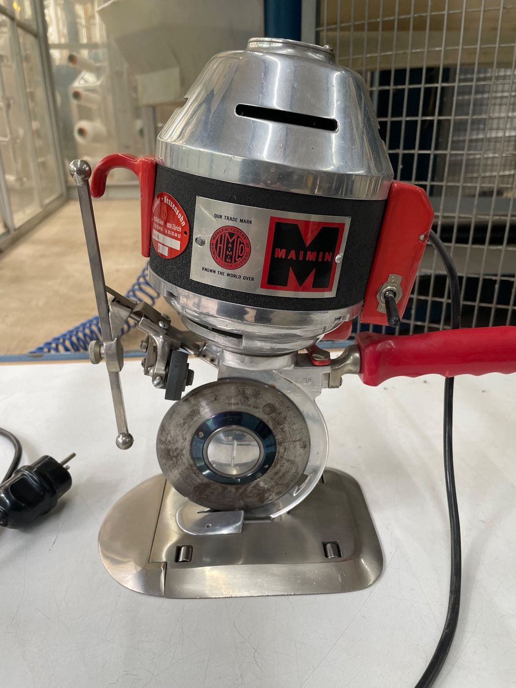 Tutte le macchine: Maimin Thread Seal 59 Leder-Rotationsschneidemaschine – Usato da Frauenfeld venduto da TNaegeli1 2
