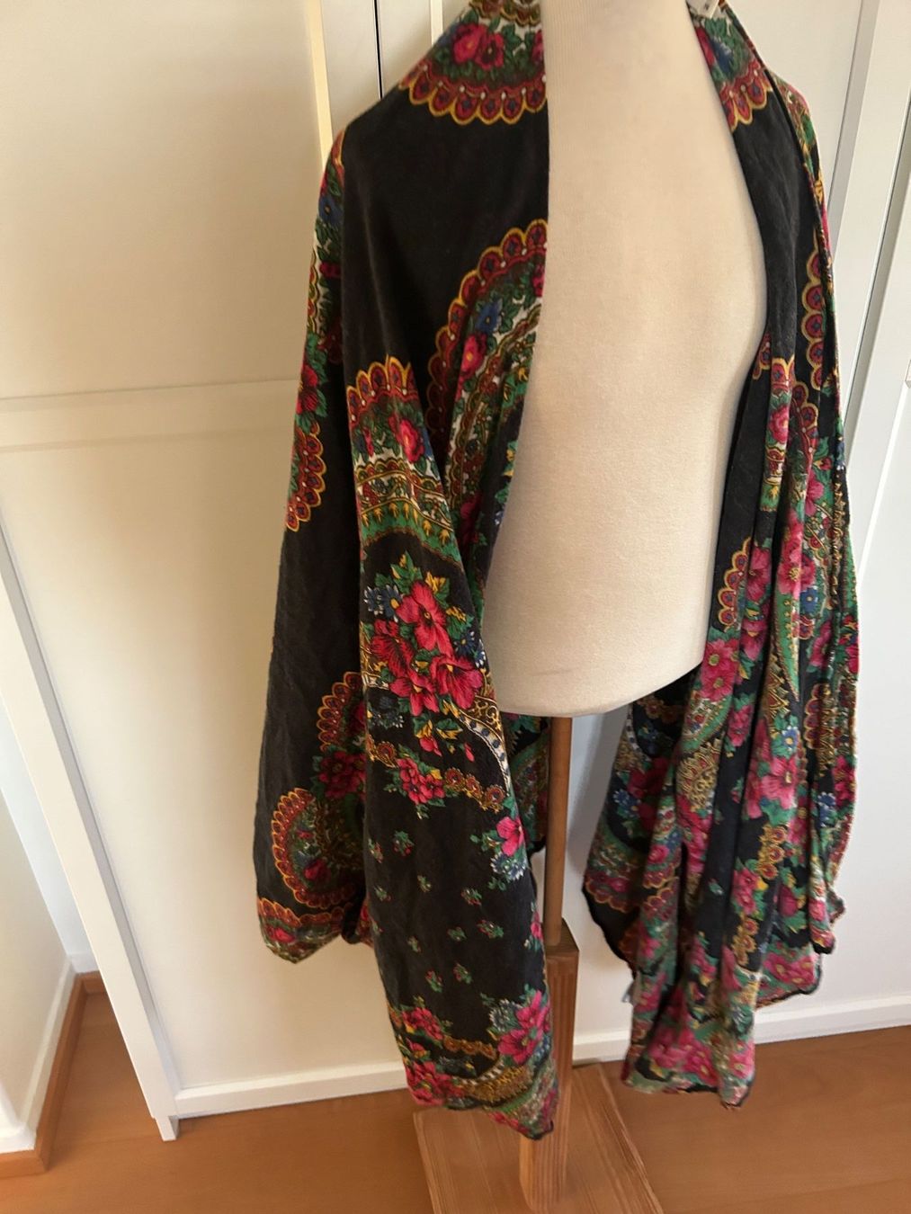 Altro in Moda donna: Cape Mes Demoiselles – Usato da Luzern venduto da lou4444 1