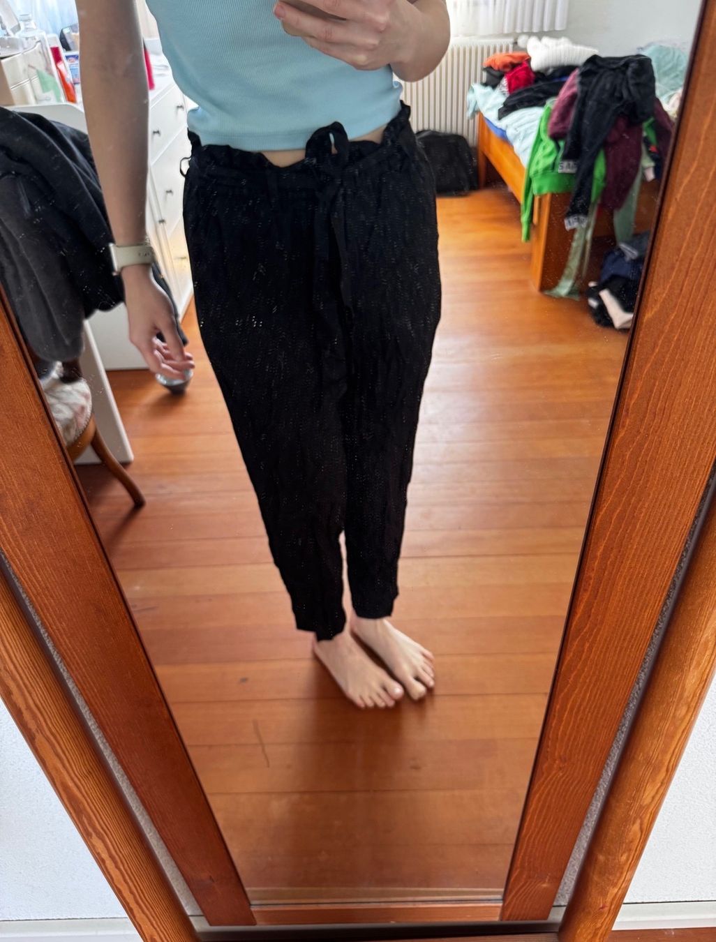 H&M Pantaloni: SCHWARZE STOFFHOSE ZUM BINDEN H&M – Usato da Bern venduto da NineJean 1