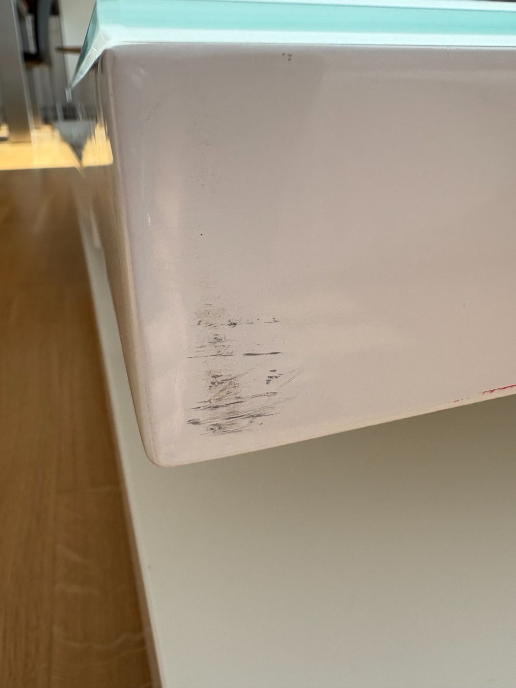 Tavoli: Couchtisch weiss mit Glasabdeckung – Usato da Urdorf venduto da Rini81 5