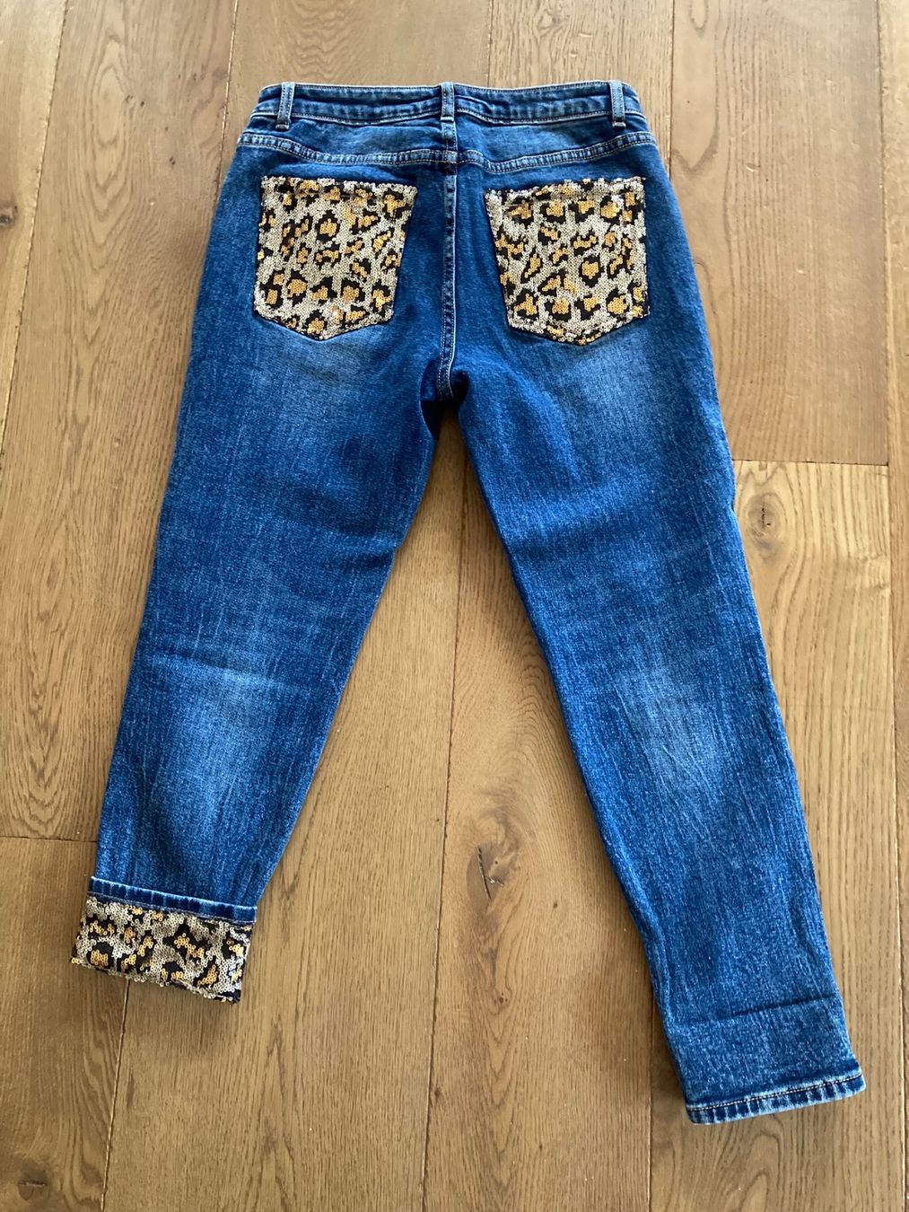 Jeans: Jeans mit Pailletten, NEU, Grösse M - 38 – Nuovo (secondo la descrizione) da Le Châble / VS venduto da Ursaban 1