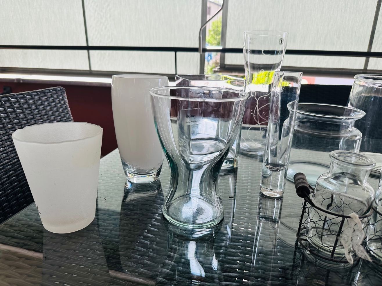 Vasi & Recipienti: 12 Wunderschöne GLAS Blumenvasen – Usato da Fällanden venduto da LetiRobi 1