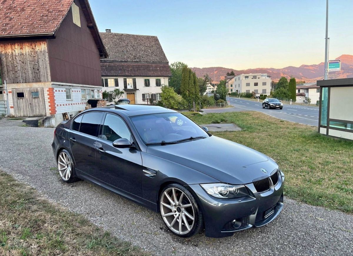 BMW Autos: BMW 330XI M3 OPTIK – Gebraucht aus Näfels von YK_4747K