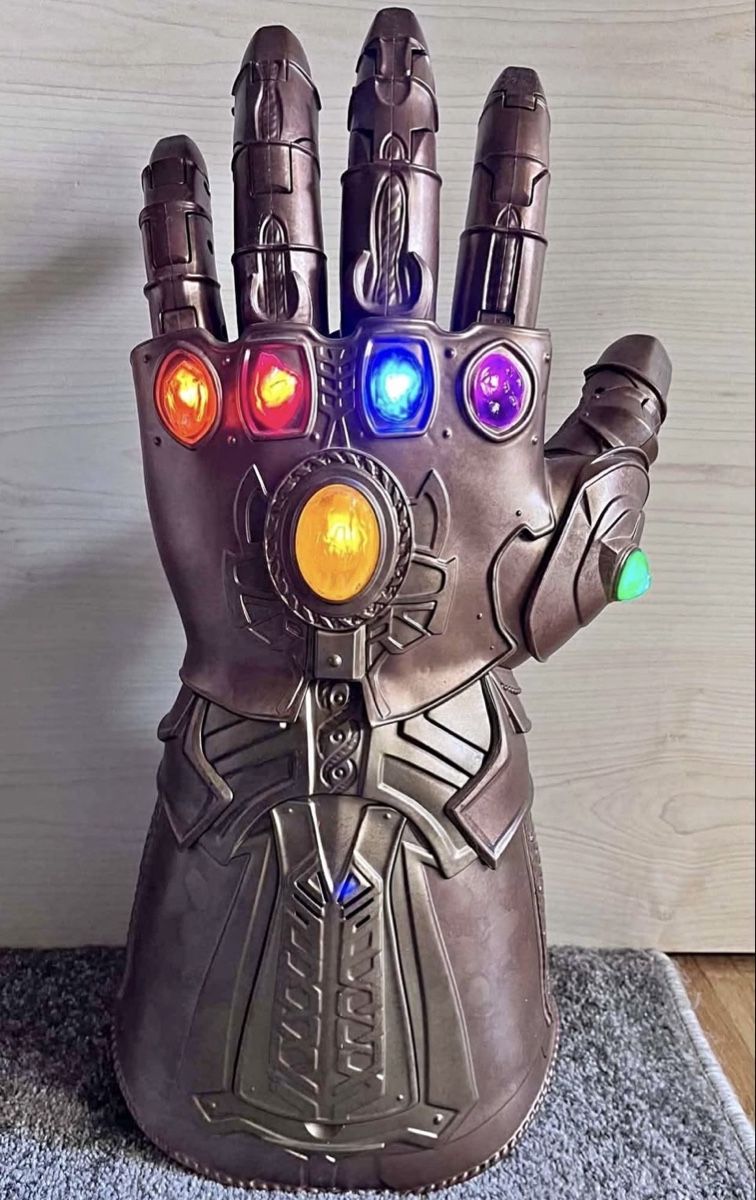 Marvel Statuette: Infinity Gauntlet Marvel Spielzeug mit Licht – Nuovo (secondo la descrizione) da Dietikon venduto da Mono7.3.