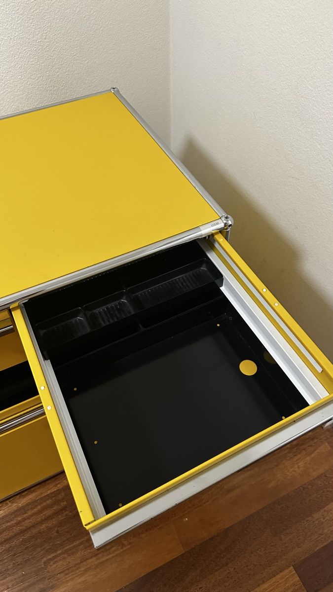 Conteneurs de construction: USM  Korpus  – D'occasion à Lostorf par Rebuli 7