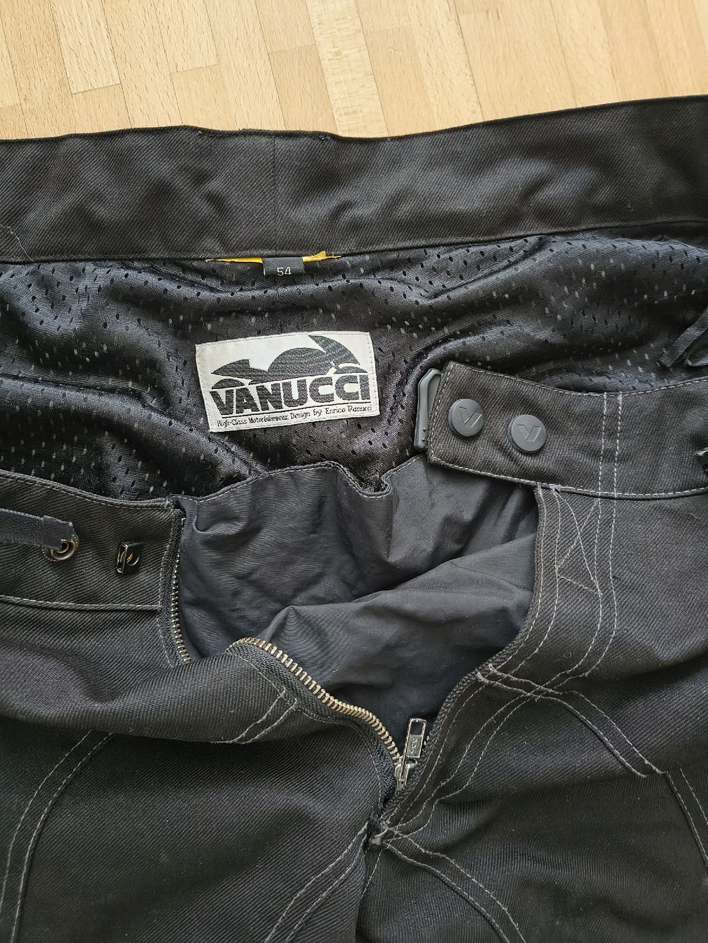 Vanucci Pantaloni: Vanucci Motorrad Textilhose – Usato da Luzern venduto da Kuro 3