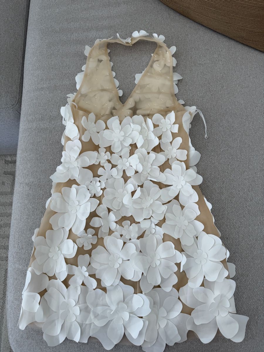 Kleider: Damen Kleid Blumenmuster Weiss – Neu (gemäss Beschreibung) aus Erlenbach ZH von Ma.Pi 4