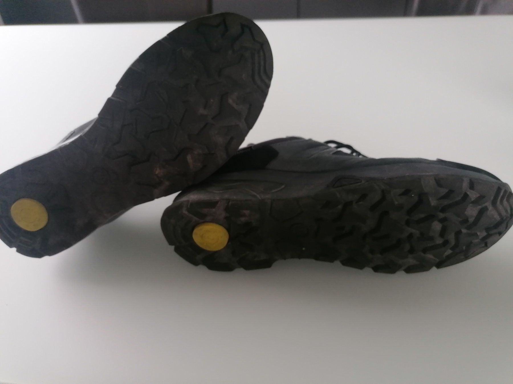 Scarpe da uomo: Guter Zustand: Wanderschuhe Herren 42 – Usato da Uster venduto da Smilla07 7