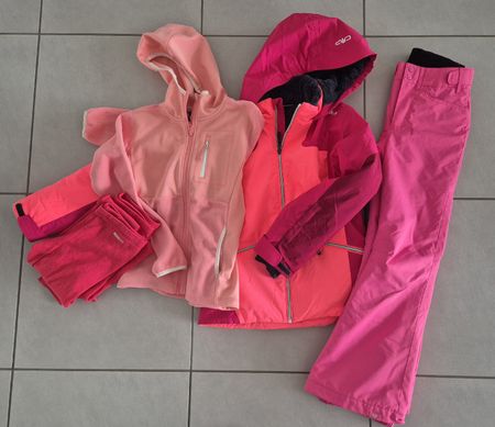 Skijacke mit Gratis Skihosen Gr. 152