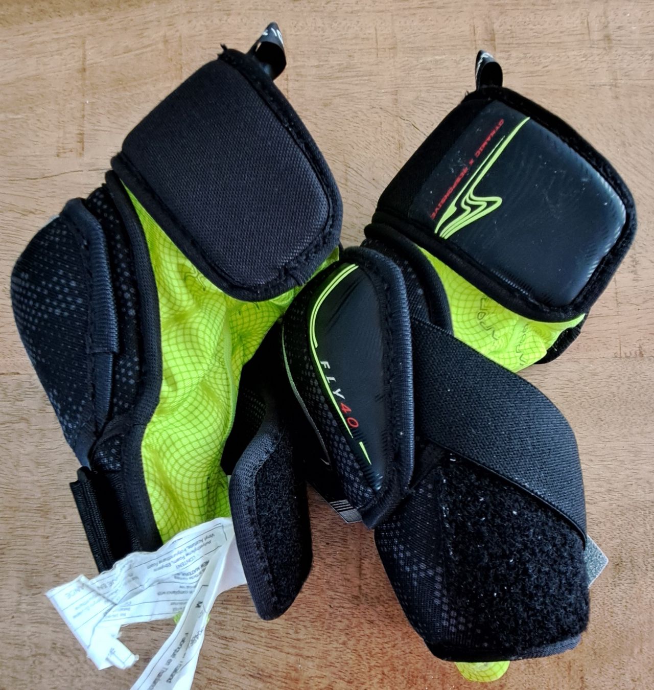 Bauer Protezioni & Imbottiture: Bauer Vapor FLY40 Elbogenschoner Junior M Eishockey – Nuovo (secondo la descrizione) da Meisterschwanden venduto da Newhome77 1