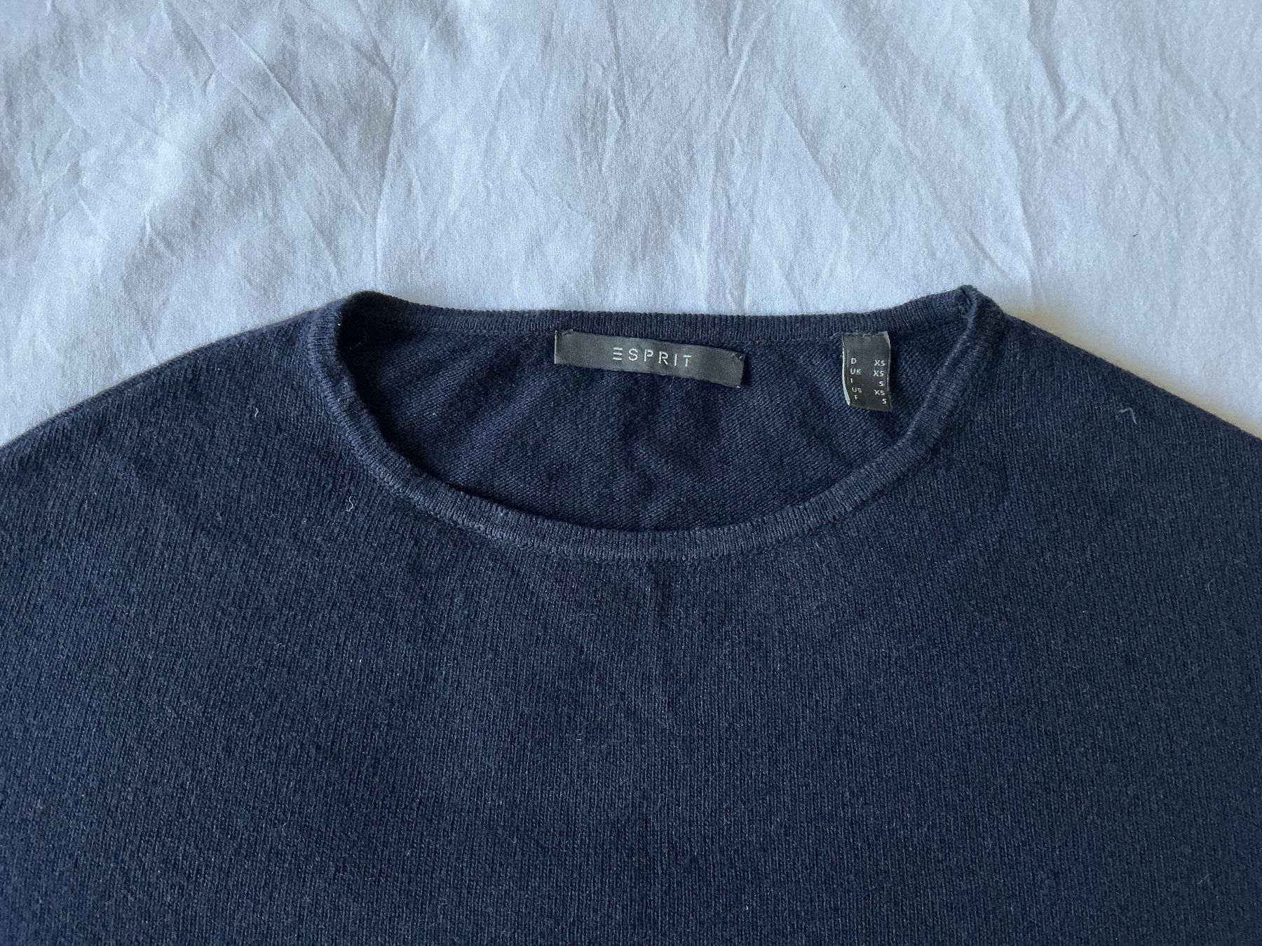 Esprit Pullover & Sweatshirts: Oversized nachtblaues Pullover ESPRIT XS – Gebraucht aus Zürich von Janakpur 2