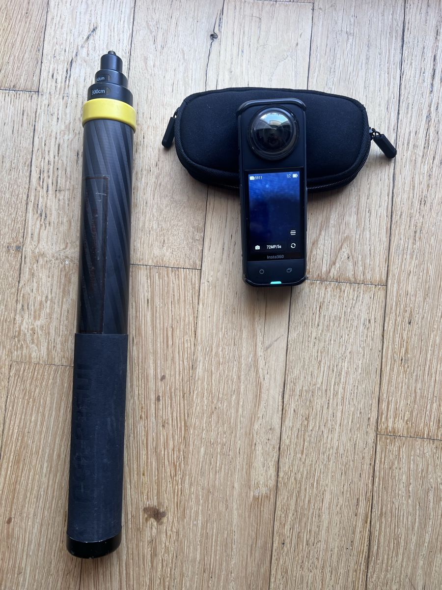 Insta360 Action Cam: Insta360 X4 Bundle – Mint Condition + 2x Invisible Selfie St – Neu (gemäss Beschreibung) aus Zürich von Gemstone 1