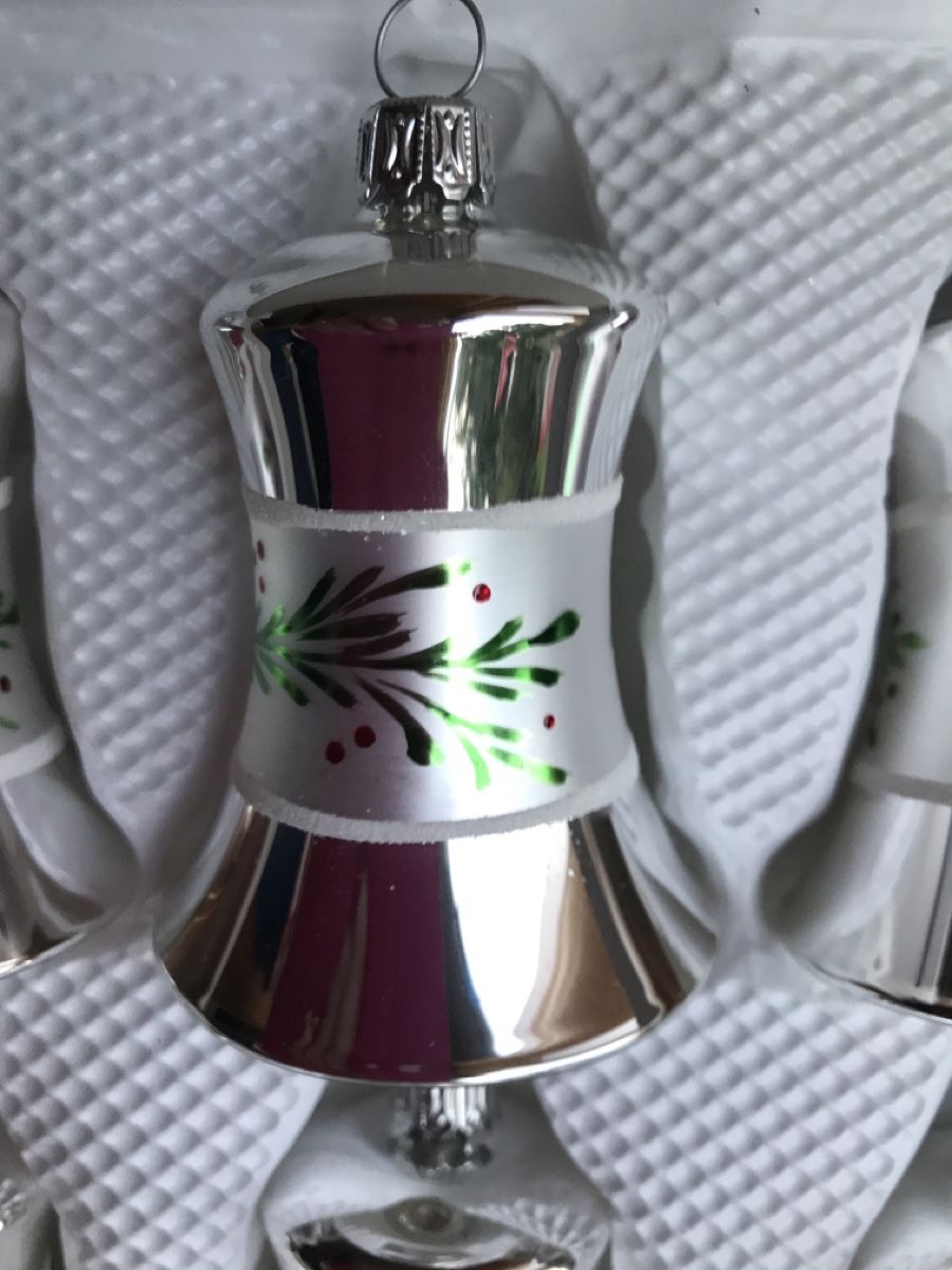 Tutte le decorazioni: Silberne Glocken Christbaumschmuck Glocke – Nuovo e nell'imballaggio originale da Alpnach Dorf venduto da marvo 1