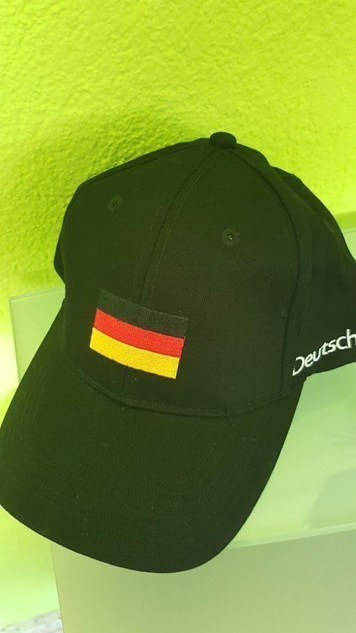 Altro in  Abbigliamento & Accessori: 9  Stück Cap / Deutschland – Nuovo (secondo la descrizione) da Arth venduto da Top-E