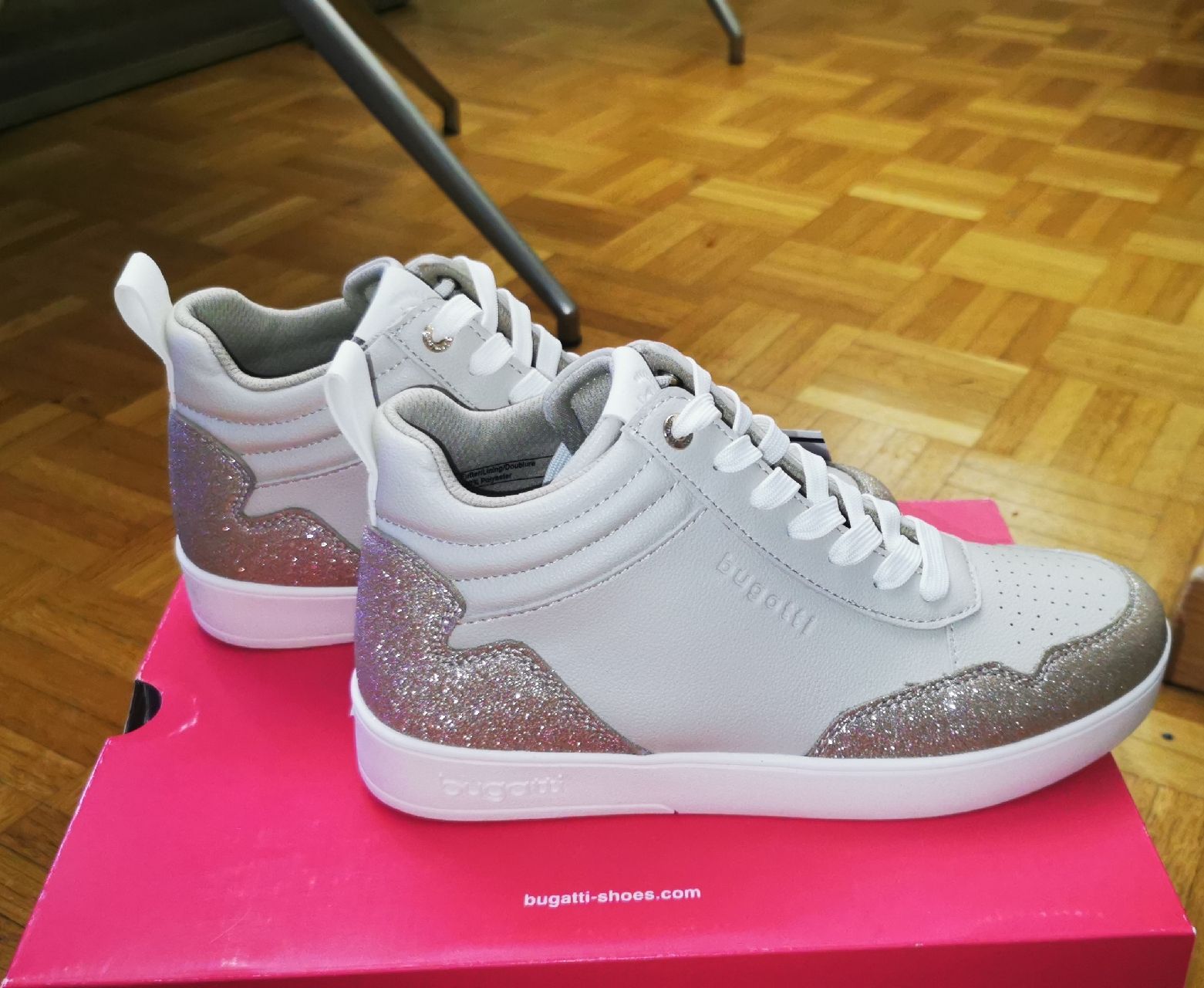 Bugatti Scarpe da donna: Bugatti Sneaker Gr. 38 - Neu – Nuovo e nell'imballaggio originale da Urtenen-Schönbühl venduto da vok_qw7w 2