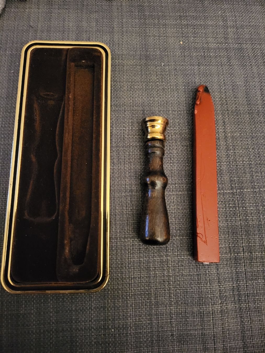 Timbri: Siegellack Set mit Monogramm "M" Siegel – Nuovo e nell'imballaggio originale da Binningen venduto da Hofka64 1