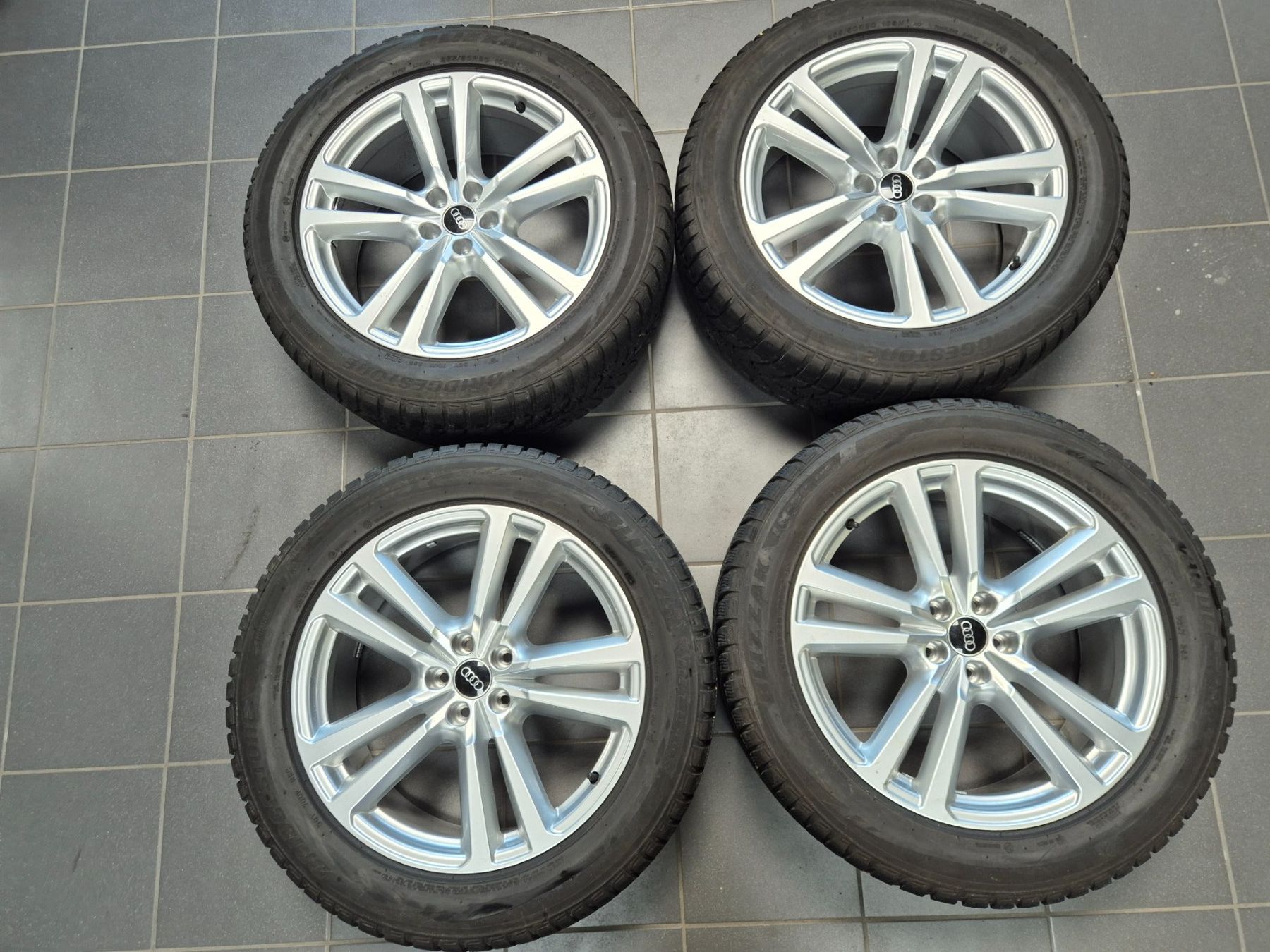 Audi Pneus & Roues: Winterräder 20" Audi Q7 – D'occasion à Winterthur par WEWi-Ersatzteile