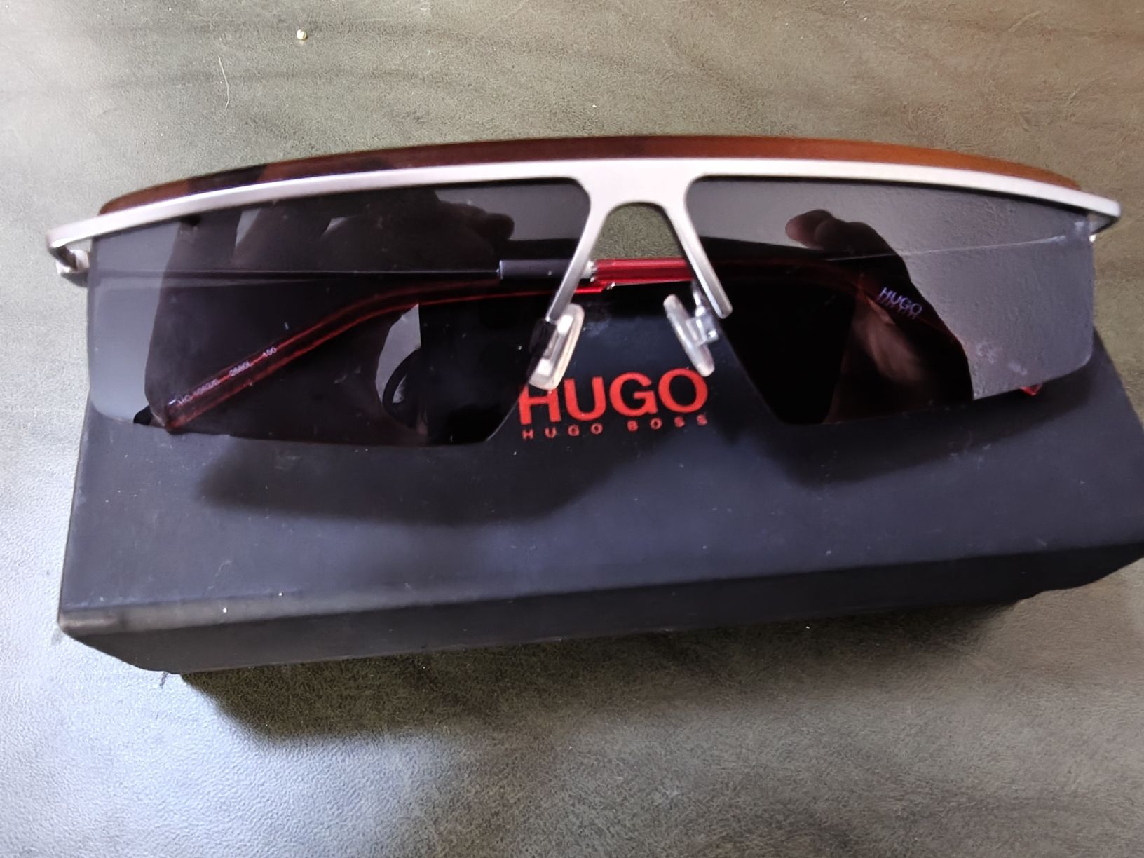 Hugo Boss Occhiali & Lenti: Hugo Boss Sonnenbrille – Nuovo (secondo la descrizione) da Biel/Bienne venduto da the__hug