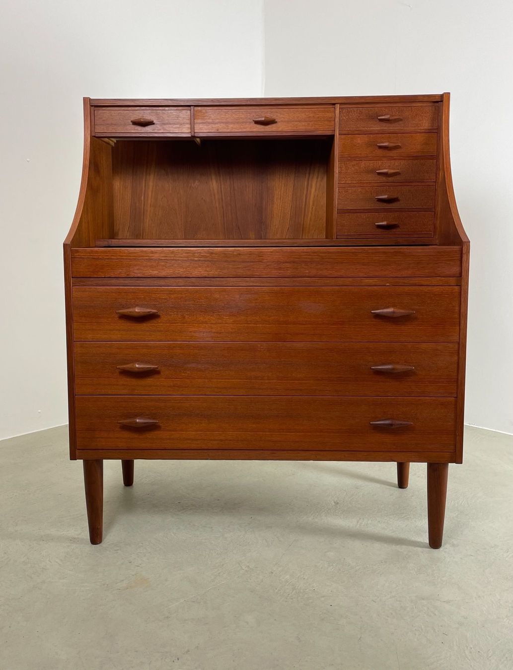 Schreibtische: Danish Teak Sekretär MidCentury 60s – Gebraucht aus Basel von MidMod20C 3