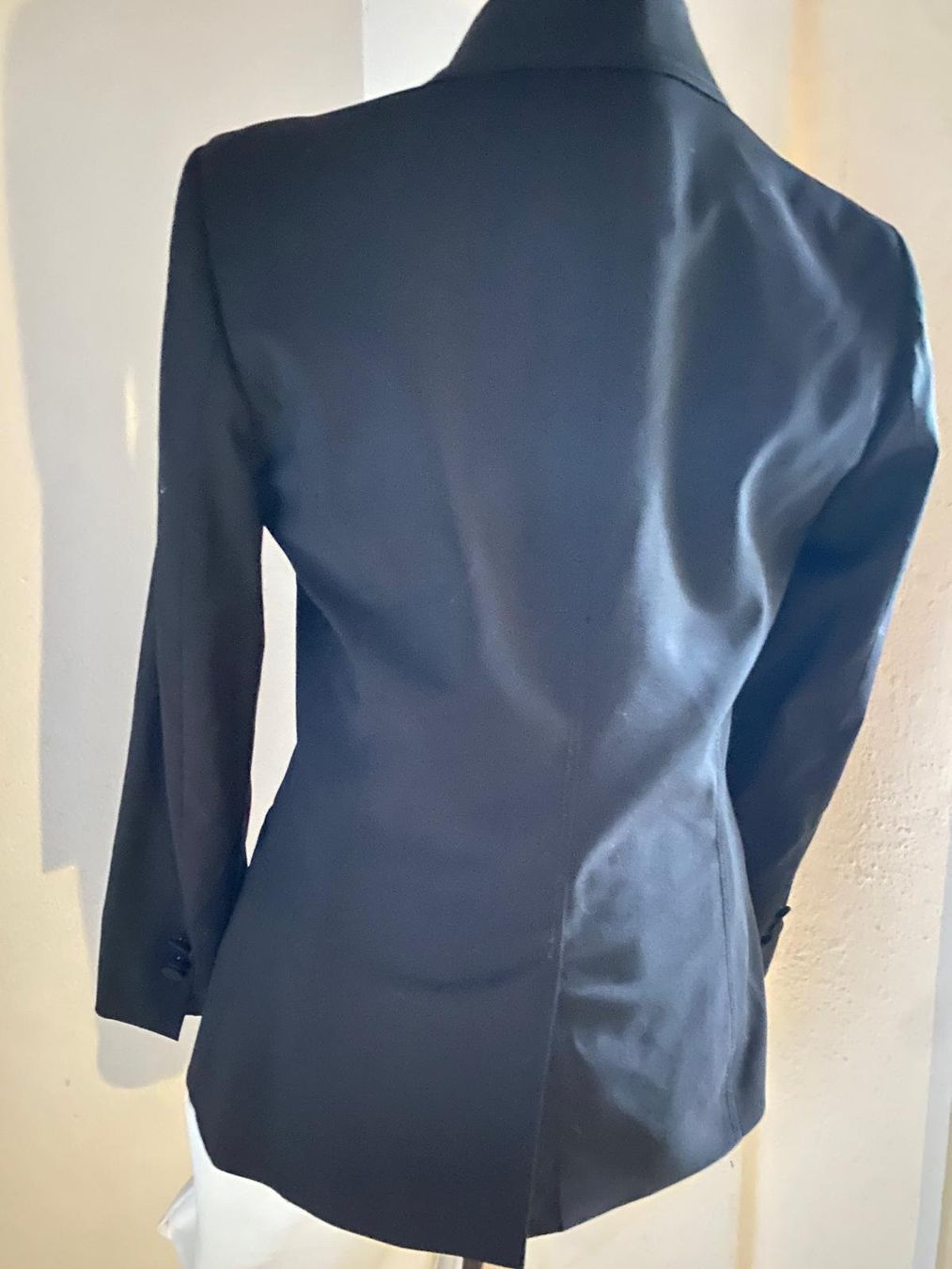 Bally Giacche: Neu Bally Schwarzer Blazer Gr. 36 elegant tailliert – Nuovo (secondo la descrizione) da Rothrist venduto da lil_tg5m 1
