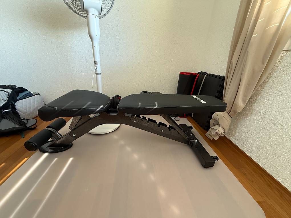 Hometrainer: Hantelbank neuwertig – Usato da Kerns venduto da Silvio711 1