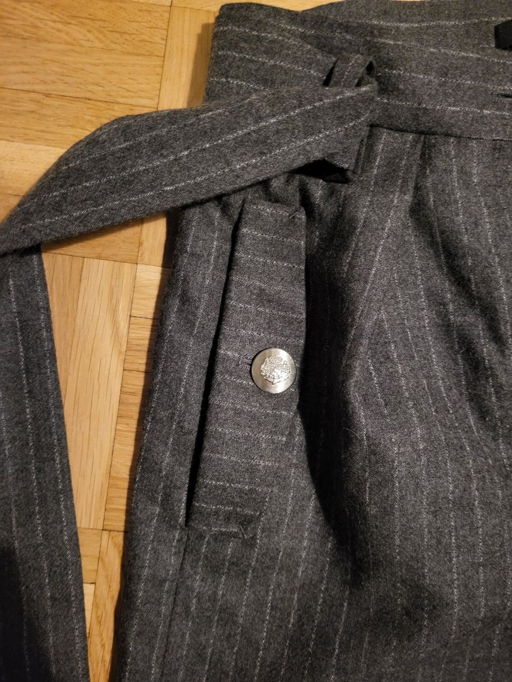 Maje Pantalons: Short MAJE – D'occasion à Genève par Poupoulita 2