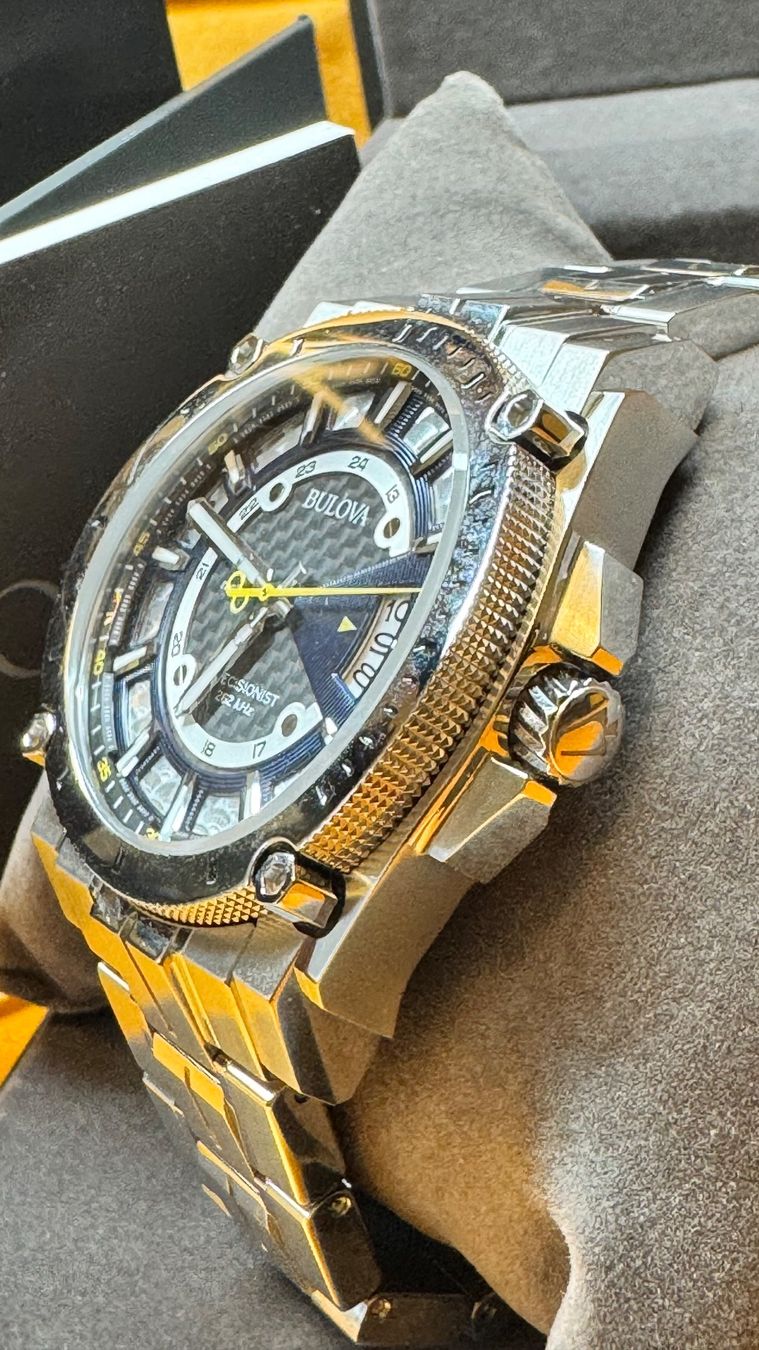 Bulova Montres: Bulova Precisionist  Champlain Chronograph Full Set Neu – Neuf avec emballage d'origine à Untersiggenthal par TimeandShine 1