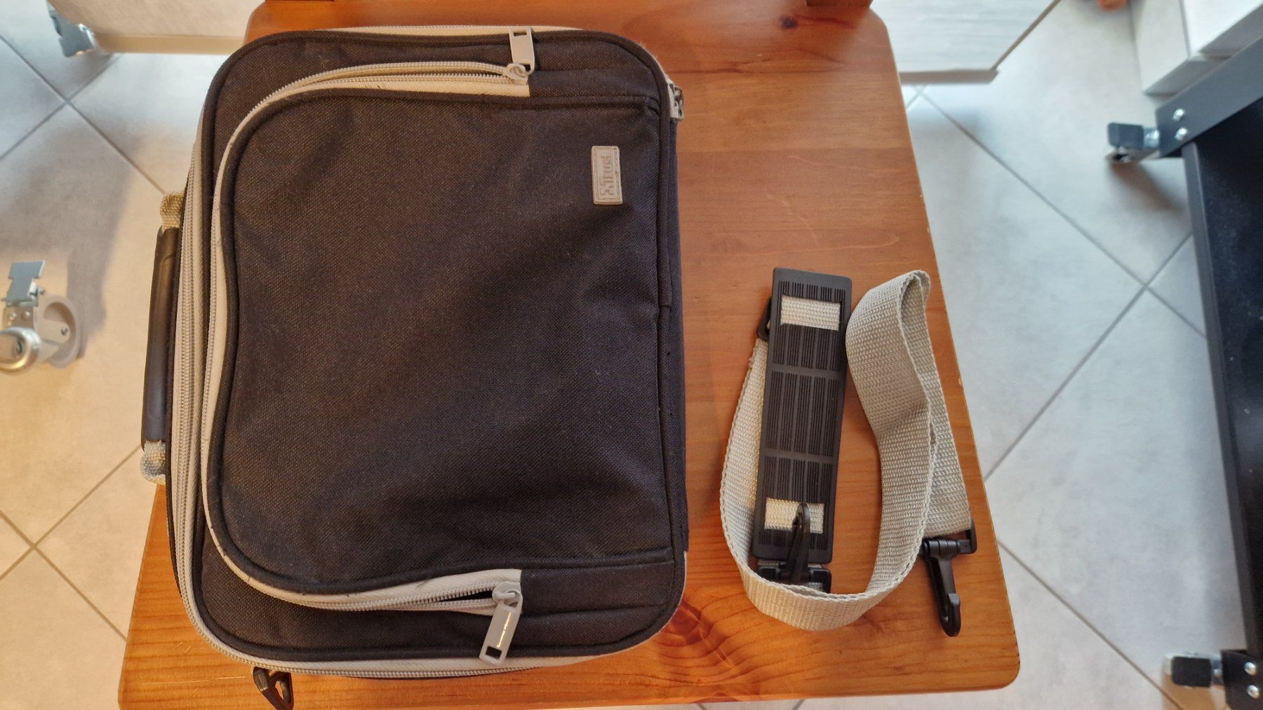 Borse: Sac de transport pour ordinateur portable 11" – Usato da Fleurier venduto da Tortue26 2