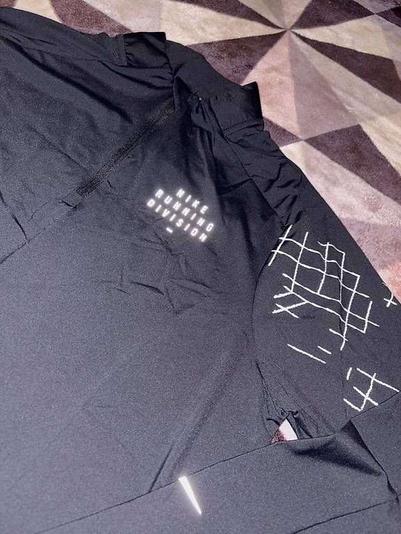 Maglioni & Felpe: Running Nike division – Nuovo e nell'imballaggio originale da Genève venduto da raf_zxk5 3